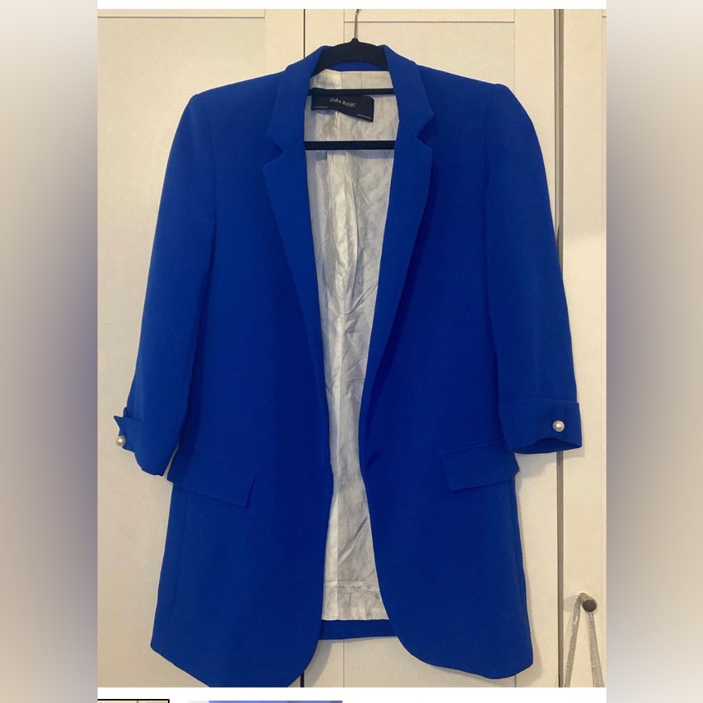 Zara blue blazer with pearl